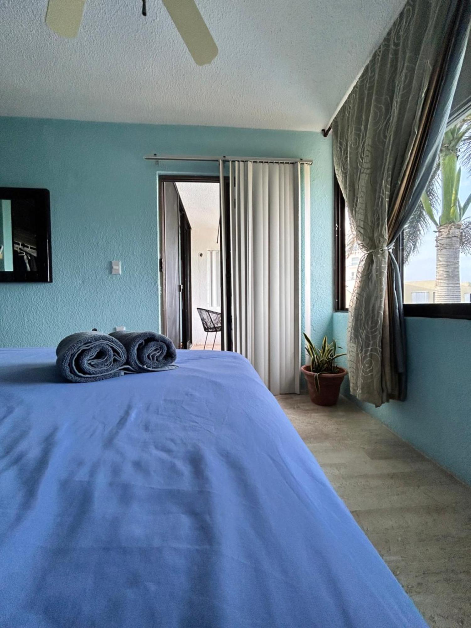 Ocean Private Room With Balcony And Shared Bathroom Cancún Exterior foto